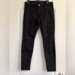 Kut from the Kloth, Jennifer Ultra Skinny Black Snakeskin Pattern Jeans, Size 6